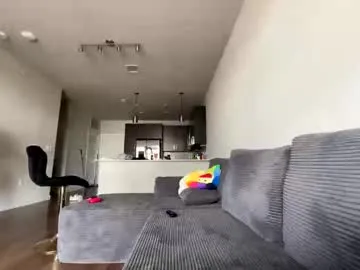 IORio2 – webcam model profile photo Image 2