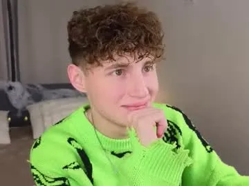 aronyou_win – webcam model profile photo Image 5