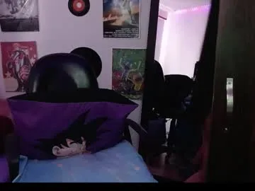 IORio2 – webcam model profile photo Image 9