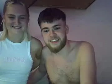 cumlovingsluts – webcam model profile photo