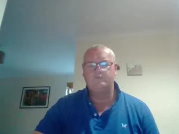 jucieLussie – webcam model profile photo Image 3