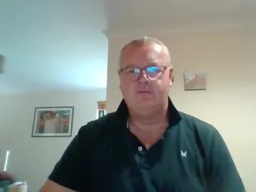 jucieLussie – webcam model profile photo Image 7