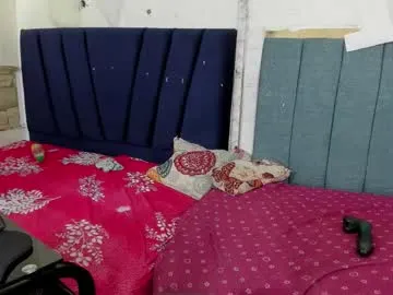 Taanni – webcam model profile photo Image 2