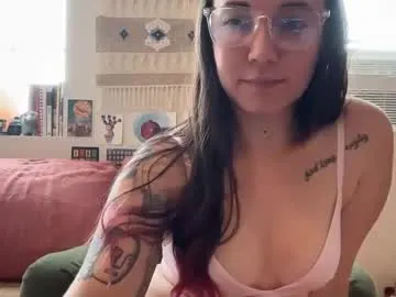 millemimi – webcam model profile photo Image 13