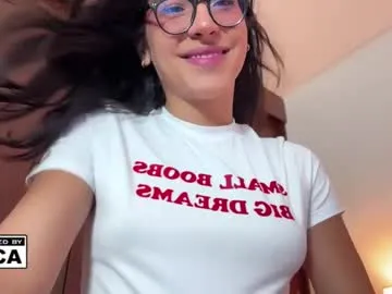 hina_porn – webcam model profile photo Image 10