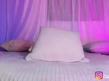 Linnea – webcam model profile photo Image 13