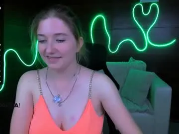 sophieerain – webcam model profile photo Image 6