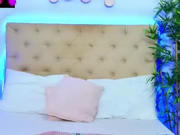 molochnaya000 – webcam model profile photo Image 9