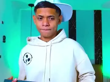 glasses_cat – webcam model profile photo Image 19