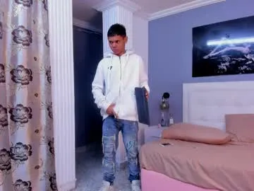 glasses_cat – webcam model profile photo Image 3