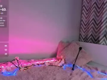 victoria_smile_ – webcam model profile photo Image 7