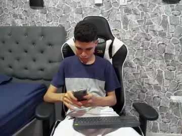 Yna-and-Yn – webcam model profile photo Image 5