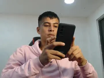 milly_shy – webcam model profile photo Image 17