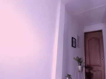 Taanni – webcam model profile photo Image 15