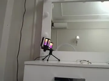 lynn9000 – webcam model profile photo Image 15