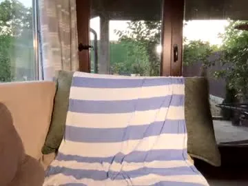 alanawalker9 – webcam model profile photo Image 8