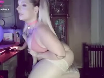 molochnaya000 – webcam model profile photo Image 17