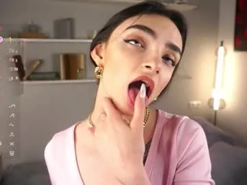 maataaan – webcam model profile photo Image 19