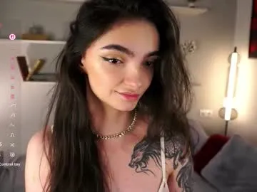 maataaan – webcam model profile photo Image 5