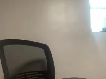 alana15 – webcam model profile photo Image 2