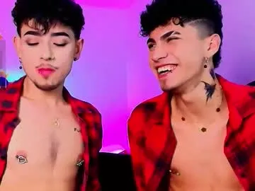 VIKITOMMY – webcam model profile photo Image 13