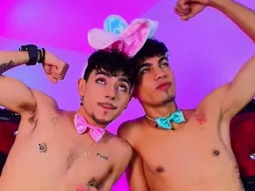 VIKITOMMY – webcam model profile photo Image 14