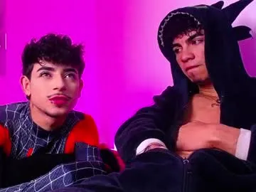 VIKITOMMY – webcam model profile photo Image 18