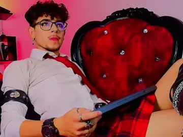 VIKITOMMY – webcam model profile photo Image 3