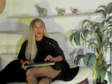 IORio2 – webcam model profile photo Image 18