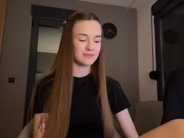 EvieEvans – webcam model profile photo Image 3