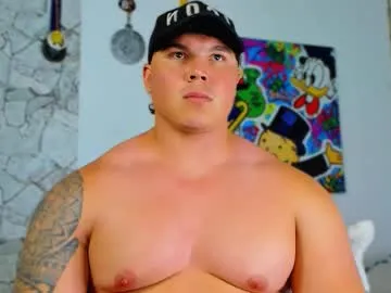 hunkwithglasses – webcam model profile photo Image 11