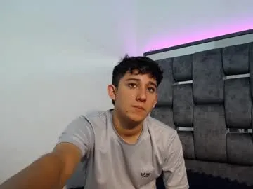 loya_best – webcam model profile photo Image 13