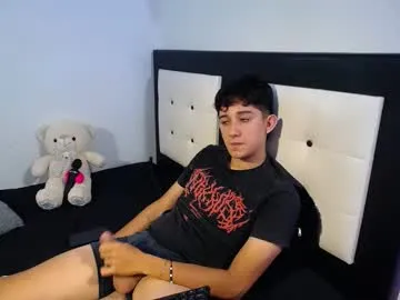 loya_best – webcam model profile photo Image 18