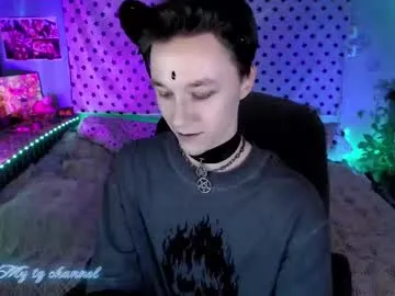 glasses_cat – webcam model profile photo Image 3