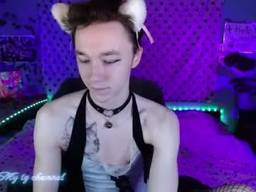 glasses_cat – webcam model profile photo Image 4