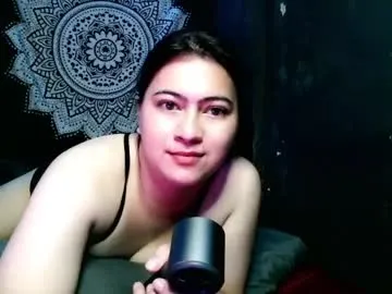 -VikkiL0vesCheese- – webcam model profile photo Image 8