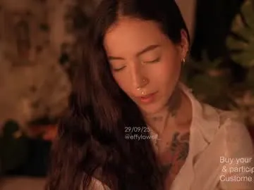 luna_tin – webcam model profile photo Image 19