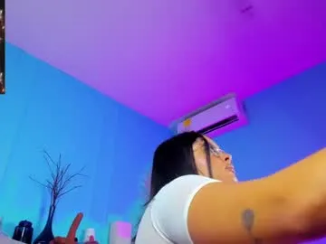 daphnevans – webcam model profile photo Image 3