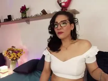 elisonni – webcam model profile photo Image 10