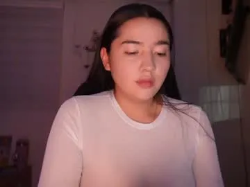 Linnea – webcam model profile photo Image 14