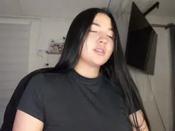 Linnea – webcam model profile photo Image 4