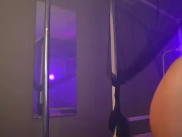 elise_mouris – webcam model profile photo Image 8