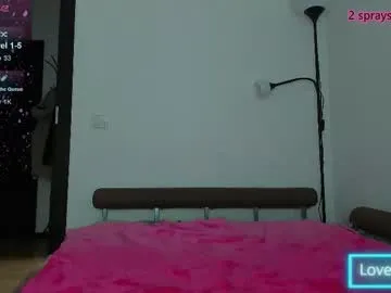 little_effy18_ – webcam model profile photo Image 9