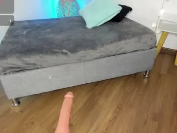 lucretiaburnaugh – webcam model profile photo Image 8