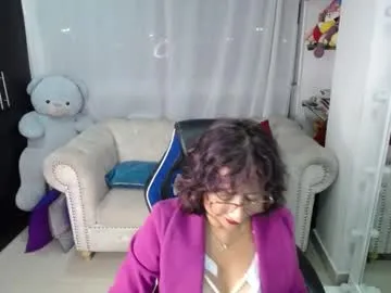 hina_porn – webcam model profile photo Image 3