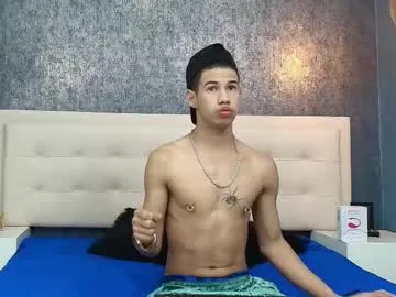 octavarium211 – webcam model profile photo Image 3