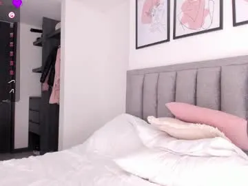 queenofthenights – webcam model profile photo Image 1