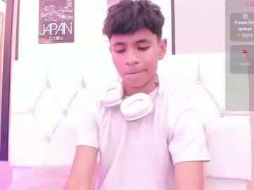 benjamin613999 – webcam model profile photo Image 14