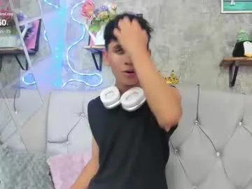 benjamin613999 – webcam model profile photo Image 15