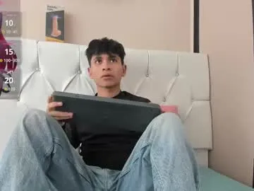 benjamin613999 – webcam model profile photo Image 17